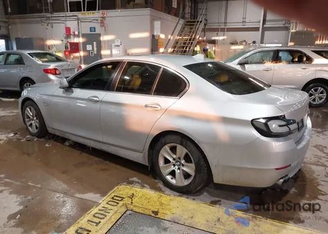 2013 BMW 528I xDrive z USA, uszkodzony, nr VIN WBAXH5C57DD113256